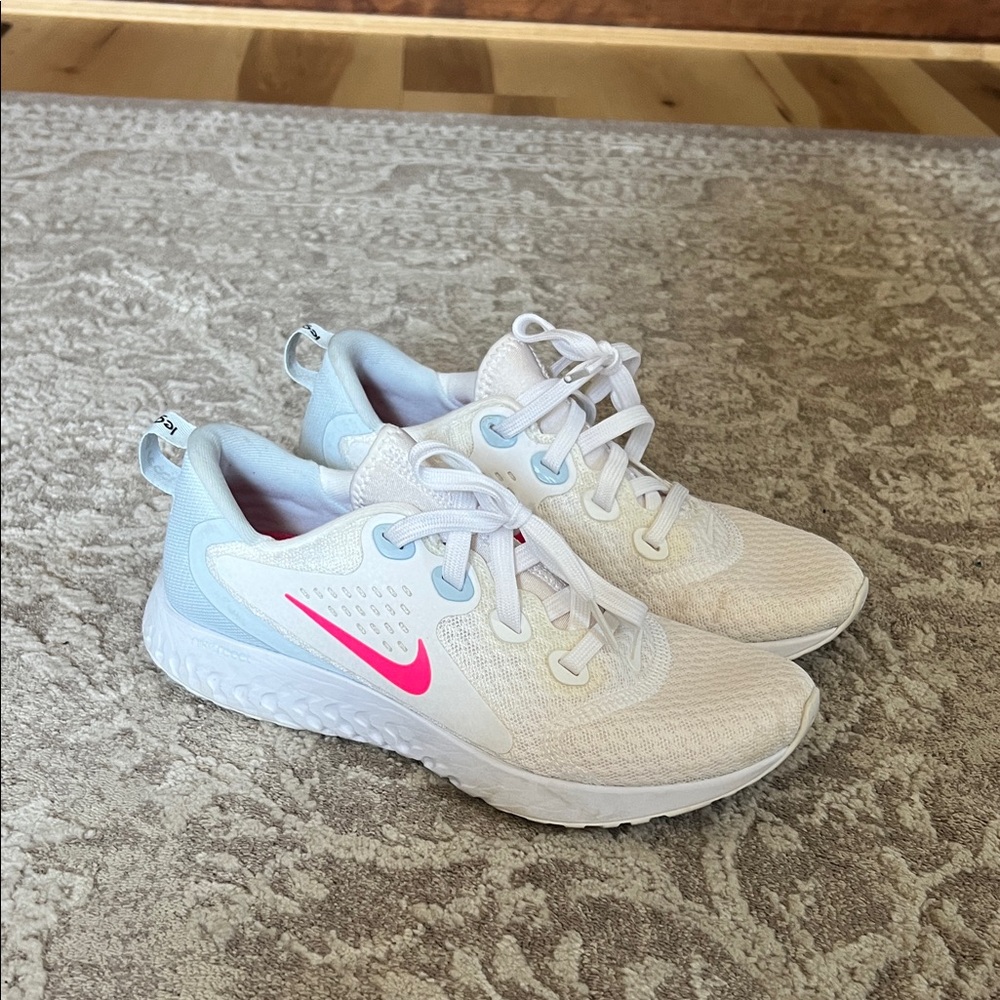 Nike Women's Cream and Pink Sneakers